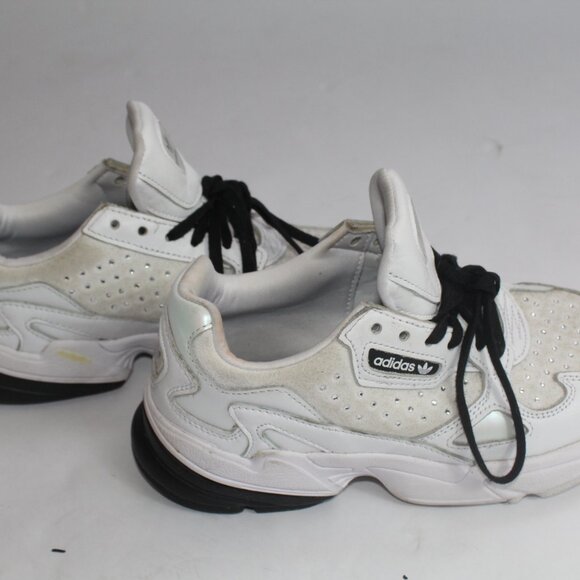 Women's Adidas Retro Fit Sneakers U.S. Size 6 - Preloved - Picture 3 of 16